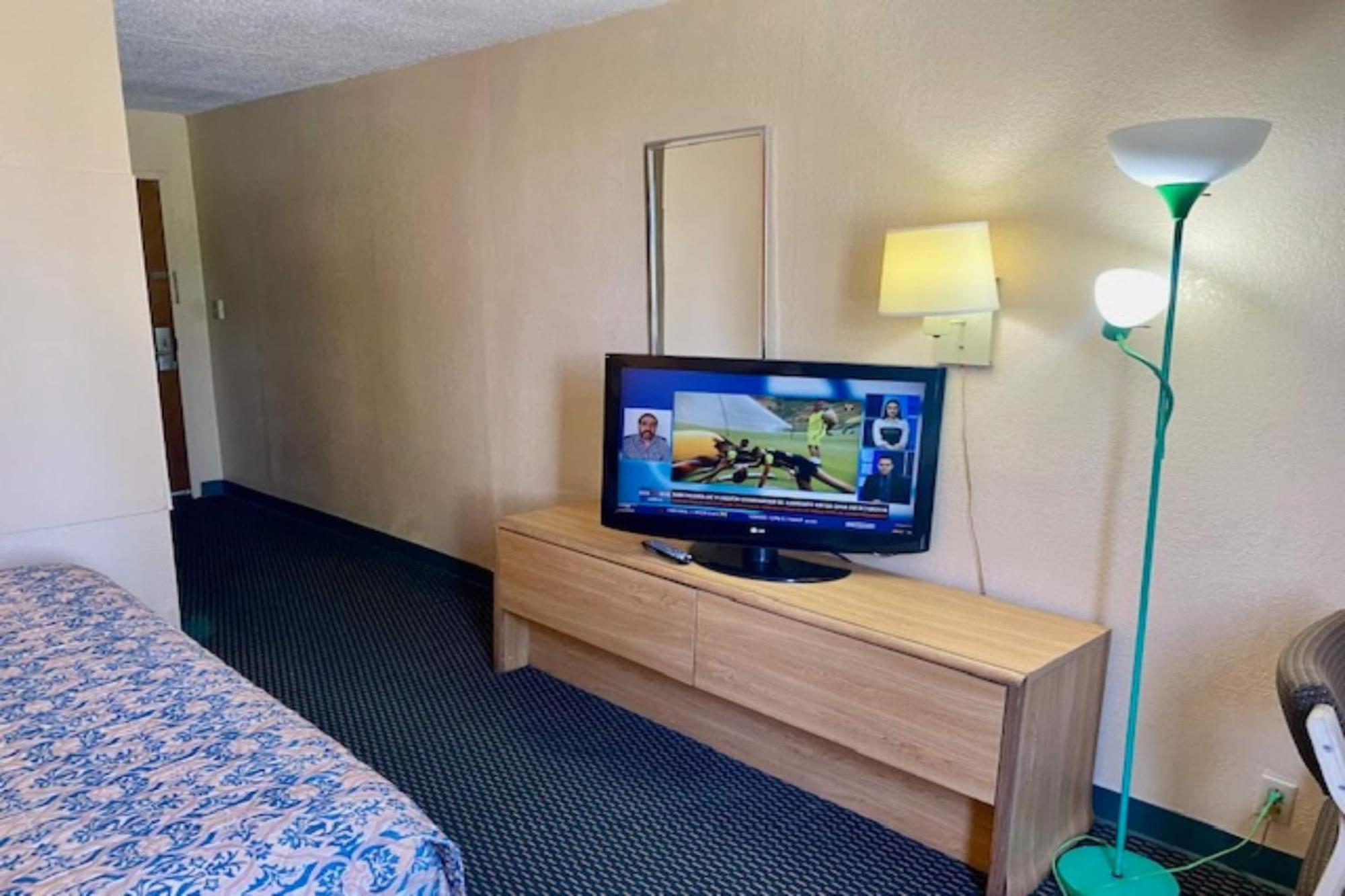 Red Carpet Inn & Suites Lima -Listing Partner Экстерьер фото